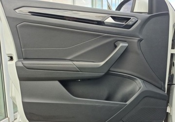 Volkswagen T-Roc I SUV Facelifting 1.5 TSI ACT 150KM 2023 Volkswagen T-Roc 1.5 Benzyna 150KM, zdjęcie 10