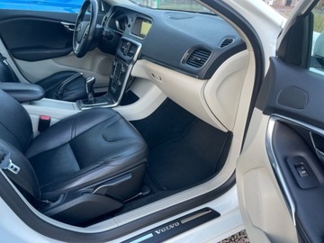 Volvo V40 II Cross Country 2.0 D2 DRIVE-E 120KM 2015 Volvo V40 2.0 D-2 120 KM SUMMUM BEZWYPADKOWY IDEALNY WYPOSAZONY 2.0, zdjęcie 16