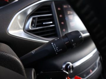 Peugeot 308 II Hatchback 5d 1.2 PureTech 130KM 2016 Peugeot 308 1.2 PureTech, Navi, Klima, zdjęcie 16