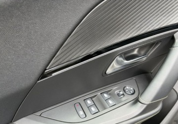 Peugeot 2008 II e-SUV Elektryczny 50kWh 136KM 2021 Peugeot 2008 GT z Gwarancja FV23 Promo Elektryczny 136KM, zdjęcie 9