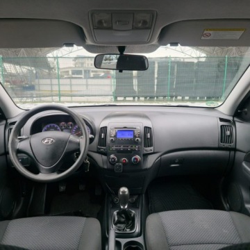 Hyundai i30 I CW Facelifting 1.4 DOHC 109KM 2011 Hyundai i30 1.4 Benzyna Blue Classic Manual 109KM, zdjęcie 29