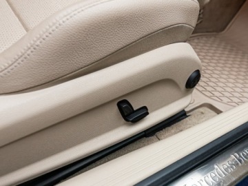 Mercedes Klasa C W205 Coupe Facelifting 2.0 300 258KM 2019 MERCEDES-BENZ C Klasa C 300 9G-TRONIC 2.0 258KM 2019, zdjęcie 9