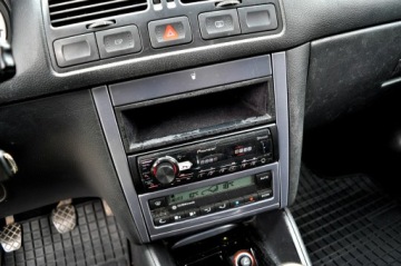 Volkswagen Bora Sedan 1.6 16V 105KM 2003 Volkswagen Bora 1.6 105KM Pacific Climatronic, zdjęcie 13