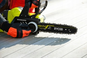 RYOBI AKUM БЕСЩЕТОЧНАЯ ЦЕПНАЯ ПИЛА 18V 30Cm OCS1830