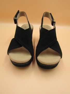 Sandały Clarks Giselle Cove kolor black suede, r.40