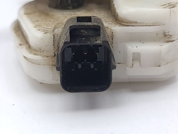 MITSUBISHI PAJERO 2007 LEVÝ STRANA ZÁMEK DVEŘE PŘEDNÍCH