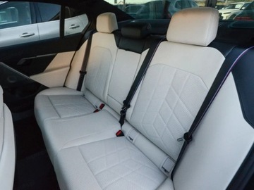 BMW Seria 5 G90-91 2025 BMW Seria 5 540d xDrive Sport Sedan 3.0 (303KM) 2025, zdjęcie 12