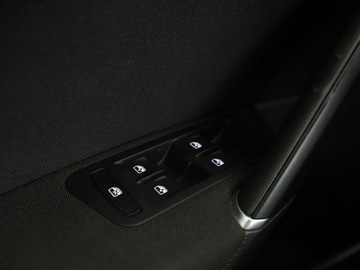 Volkswagen Golf VII Variant Facelifting 1.5 TSI ACT 150KM 2018 Volkswagen Golf automat 150KM R-Line PDC, zdjęcie 32