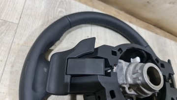 TOYOTA YARIS CROSS VOLANT MULTIFUNKČNÍ KŮŽE AUTOMAT MINCE