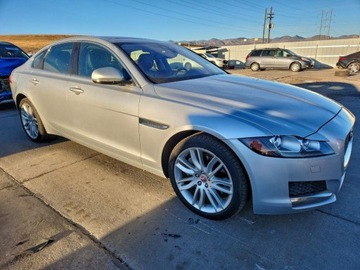 Jaguar XF II Sedan 3.0 V6 380KM 2016 Jaguar XF 2016 JAGUAR XF PRESTIGE 3.0 Benzyna 380KM, zdjęcie 3