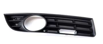 3 РЕШЕТКА ПЕРЕДНЕГО БАМПЕРА VW Passat B6 05-10