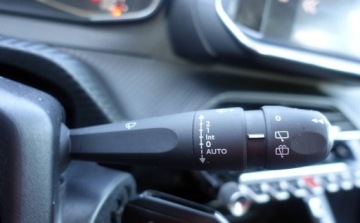 Peugeot 2008 II SUV 1.2 PureTech 100KM 2020 Peugeot 2008 1.2 101KM Bezwypadkowy Full LED Navi Kamera cofania Android, zdjęcie 25