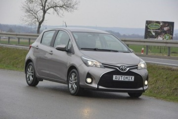 Toyota Yaris III Hatchback 5d Facelifting 1.33 Dual VVT-i 99KM 2015 Toyota Yaris 1.33 Benzyna nawi hak kamera cofania, zdjęcie 12