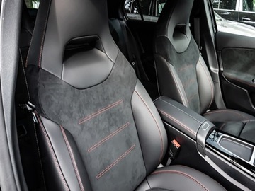 Mercedes Klasa A W177/V177 Hatchback Plug-In Facelifting 1.3 250e 218KM 2023 A Klasa 250 e AMG Line Hatchback 1.3 (218KM) 2023, zdjęcie 5