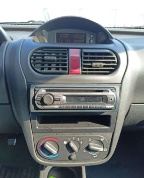 Opel Corsa C 1.0 Twinport ECOTEC  60KM 2004 Opel Corsa Opel Corsa Benzyna 60KM, zdjęcie 9