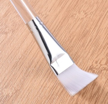 Плоская кисть для масок из водорослей и сывороточных кислот Prima Derma.