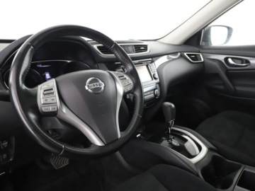 Nissan X-Trail III Terenowy 1.6 dCi 130KM 2016 Nissan X-Trail czujniki, navi, bluetooth, hak,, zdjęcie 13