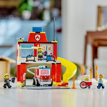 LEGO City 60375 Пожарная часть и пожарная машина