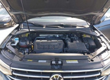 Volkswagen Tiguan II 2023 Volkswagen Tiguan 2023, 2.0L, 4x4, SE, od ubezpieczalni 2.0 Benzyna 184KM, zdjęcie 13