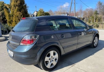 Opel Astra J Hatchback 5d 1.6 Twinport ECOTEC 115KM 2009 Opel Astra Opel Astra 1.6 Benzyna 115KM, zdjęcie 5