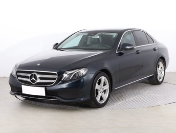 Mercedes Klasa E W213 Limuzyna 2.0 220d 194KM 2016 Mercedes E E 220 d, Salon Polska, 191 KM, Automat, zdjęcie 1