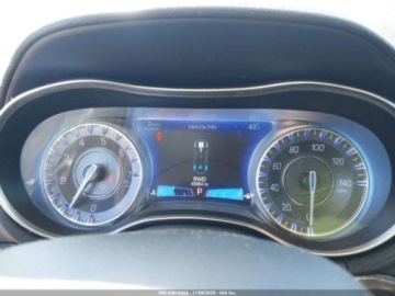 Chrysler 300C II 2021 Chrysler 300 2021 r., 3,6L TOURING L AWD 3.6 Benzyna 292KM, zdjęcie 6