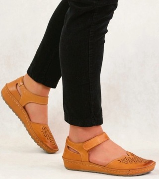 Skórzane sandały damskie płaskie szyte z zakrytą piętą i placami ROZ. 37