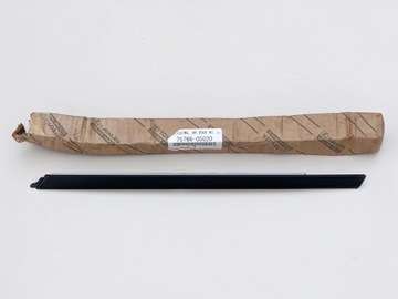 AVENSIS III T27 KOMBI LIŠTA DVEŘE LEVÝ ZADNÍ 08-18