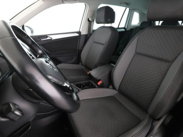 Volkswagen Tiguan II SUV 2.0 TDI 150KM 2018 Volkswagen Tiguan niski przebieg automat, zdjęcie 12