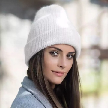 Czapka damska elegancka zimowa włóczka moher ciepła beanie biała wywijana