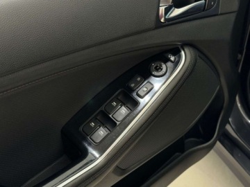 Kia Optima I Sedan Facelifting 1.7 VGT CRDi 136KM 2014 Kia Optima 1.7 CRDi L Kamera cofania Podgrzewane fotele Czujniki parkow, zdjęcie 18