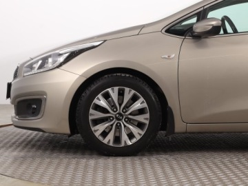 Kia Ceed II Kombi Facelifting 1.6 CRDi 136KM 2017 Kia Ceed 1.6 CRDi, Salon Polska, Navi, Klima, zdjęcie 11