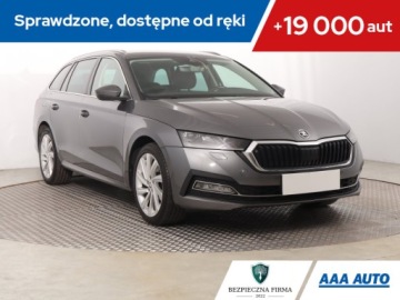 Skoda Octavia IV Kombi 2.0 TDI SCR 200KM 2022 Skoda Octavia 2.0 TDI, Salon Polska