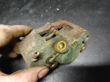 Скутер Aprilia Piaggio Zundapp ТОРМОЗНОЙ СУППОРТ