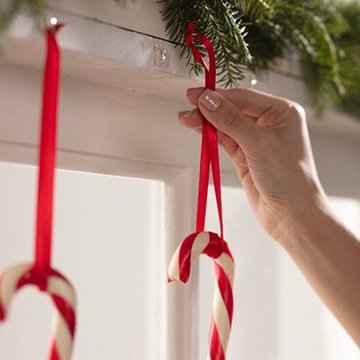 Самоклеящиеся крючки COMMAND для подвешивания украшений