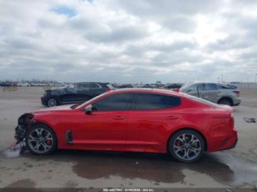 Kia Stinger Liftback 3.3 T-GDi 366KM 2018 Kia Stinger 2018 r. 3,3 L GT2 AWD 3.3 Benzyna 365KM, zdjęcie 14
