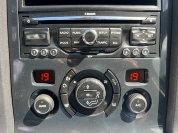 Peugeot 5008 I Minivan 1.6 HDi FAP 110KM 2011 Peugeot 5008 AUTOMAT NAWIGACJA KLIMATYZACJA PARKTRONIC TEMPOMAT PANORAMA D, zdjęcie 11