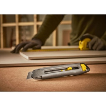 Нож металлический сломанный STANLEY INTERLOCK 165 мм 0-10-018
