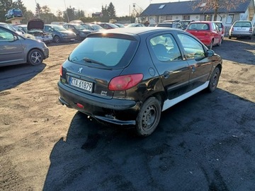 Peugeot 206 Hatchback 1.1 i 60KM 2003 Peugeot 206 1.1 03r, zdjęcie 3