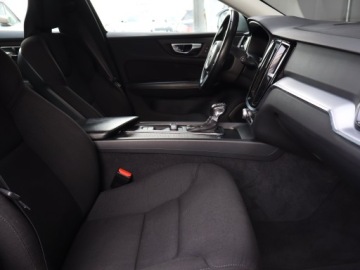 Volvo V60 II  Kombi 2.0 D3 150KM 2020 Volvo V60 D3 2.0, Automat, Navi, Klima, zdjęcie 8