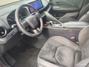 Toyota C-HR II SUV 2.0 Hybrid Dynamic Force 197KM 2024 Toyota C-HR 2.0 Hybrid GR Sport GR_SPORT 2.0 Hybri, zdjęcie 4