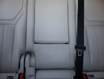 Land Rover Discovery V Terenowy 2.0 SD4 240KM 2017 Land Rover Discovery 2.0 Sd4, Salon Polska, zdjęcie 9