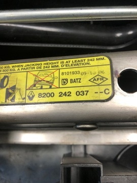 WKŁAD KOŁA LEWAREK UCHO KLUCZ RENAULT MODUS