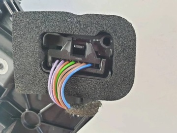 VOLKSWAGEN TAIGO 2023R ZÁMEK DVEŘE PRAVÝ PŘEDNÍ 7-PIN