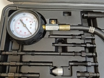 Тестер давления сжатия 0–70 бар KRAFTMANN 62660