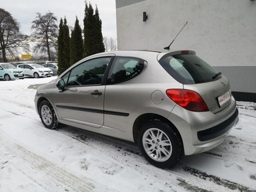 Peugeot 207 Hatchback 5d 1.4 16V 88KM 2007 Peugeot 207 1.4 16V 88KM Klimatyzacja Isofix, zdjęcie 8