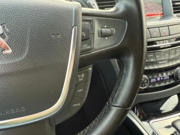 Peugeot 508 I Sedan 2.0 Hybrid4 200KM 2012 Peugeot 508 Hybrid4 200KM Naped 4x4 Xenony Nawigacja Head-Up Serwisowany G, zdjęcie 17