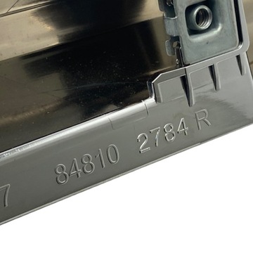 Хромированная полоса Renault Espace V на крышке багажника.