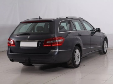 Mercedes Klasa E W212 Kombi 200 CGI BlueEFFICIENCY 184KM 2010 Mercedes E E 200, Automat, Navi, Xenon, Bi-Xenon, zdjęcie 4