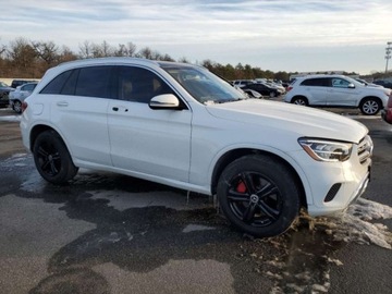 Mercedes GLC C253 2020 Mercedes-Benz GLC MERCEDES-BENZ GLC 300 4MATIC 2020 2.0 Benzyna 258KM, zdjęcie 3